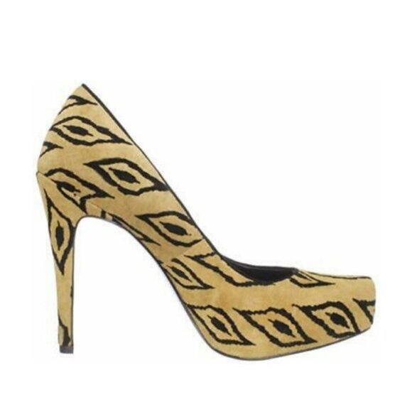 BCBGeneration Parade Tribal Print Platform Heel 7.5 - Picture 1 of 5